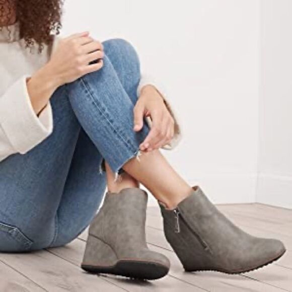 ✨ SOUL NATURALIZER
HALEY WOMENS ZIPPER ANKLE WEDGE BOOTS✨ - Picture 2 of 9
